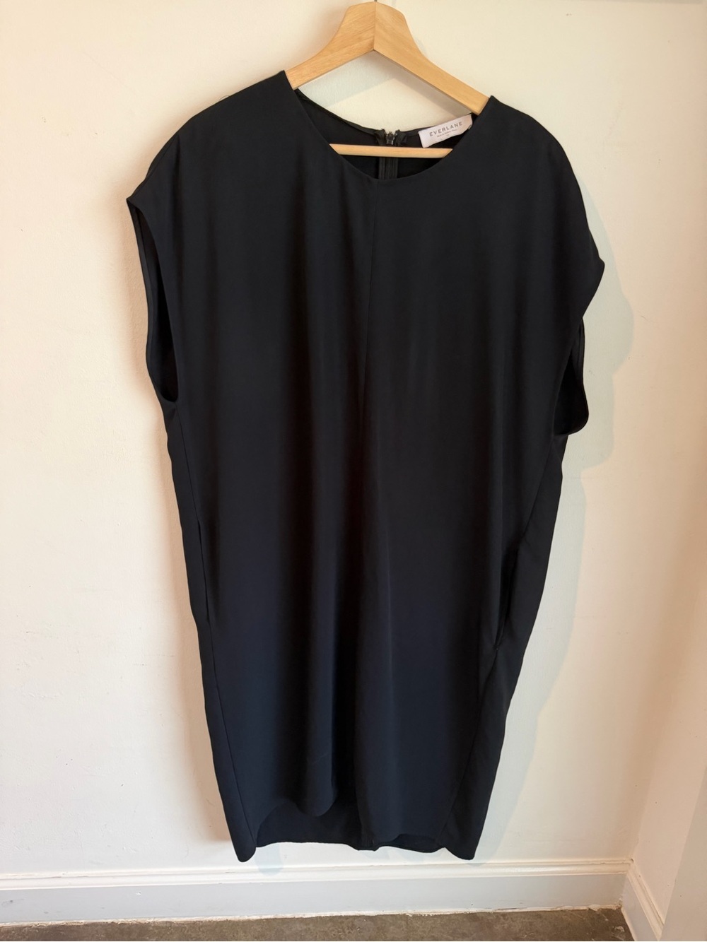 Everlane Japanese GoWeave Black Cap-Sleeve Shift Tunic